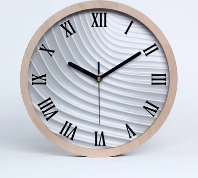 Produktbild von Holzuhr 25fi cm wanduhr - schwarze Spitzen - abstrakte Linien
