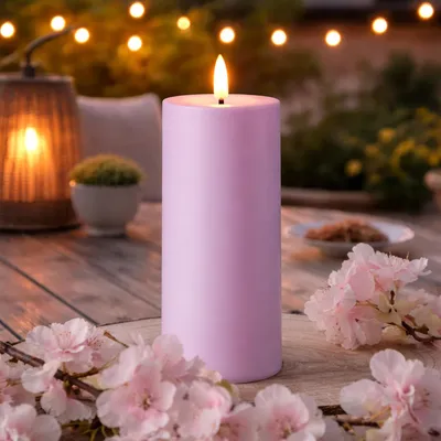 Produktbild von LED Solar Kerze - Outdoorkerze - H: 15cm, D: 7cm - Dämmerungssensor - für Außen - lila