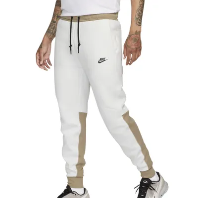 Produktbild von Nike Sportswear Tech Fleece Jogginghose Herren