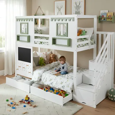 Produktbild von Etagenbett Kinderbett 90x200 cm mit Stauraumtreppe, 2 Schubladen, Lochbrett mit 5 Holzhaken, Tafel, Fenstern und Lattenrost, Kiefer/MDF/Sperrholz, Weiß/Grün