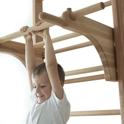 Produktbild von Sprossenwand Holz Timbergood – Turnwand mit Klimmzugstange & Dip-Barren – für Kinder & Erwachsene – stabile Indoor-Kletterwand aus Holz