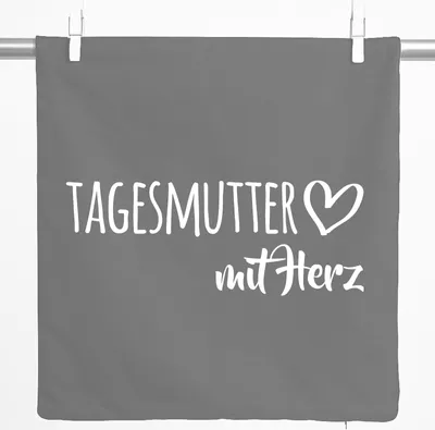 Produktbild von Huuraa Kissenbezug Tagesmutter mit Herz 40x40cm Steel Grey Baumwolle Dekokissenbezug Geschenkidee