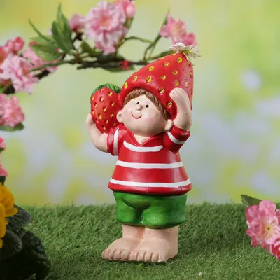 Produktbild von Dekofigur Erdbeerjunge Fritz - niedliche Gartenfigur mit Erdbeere - Keramik - H: 18,5cm - rot