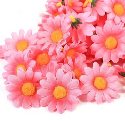 Produktbild von 100 Stück rosa künstliche 4 cm Blütenköpfe in Gänseblümchen- und Gerberaform für Hochzeits- und Geburtstagsdekoration