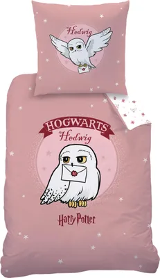 A pink duvet cover and pillowcase set featuring Harry Potter's owl, Hedwig.