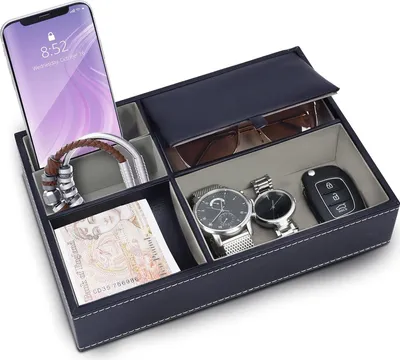 Productafbeelding van Donkerblauwe opbergbak van kunstleer met 5 vakken, geschikt voor een dressoir of nachtkastje. Ideaal als kantoorkastje voor portemonnee, telefoon, sleutels, sieraden, herenaccessoires, geld en manchetknopen
