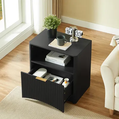 Produktbild von Nachttisch 58 x 38 x 60 cm mit Schublade, offener Ablage, Rillenoptik, goldenen Griffen, Schwarz