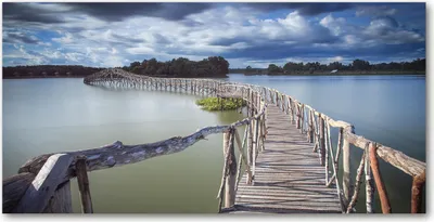 Produktbild von Tulup Glas-Bild -140x70- Wandkunst Dekorative Wand für Küche & Wohnzimmer - Landschaften - Holzbrücke - Blau