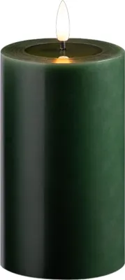 Produktbild von Mittlere LED Stumpenkerze mit Timer grün 7,5cm ø 12,5cm Höhe - 2 AA Batterien nötig LED Echtwachskerze mit Flackereffekt flammenlose Stumpenkerze - LED Kerze mittel dick Echtwachspiegel