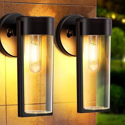 Image de 2 lampes solaires LED sans fil pour éclairage de jardin, idéales pour la décoration extérieure