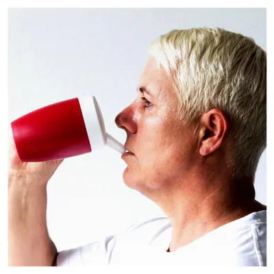 Produktbild von Becher mit Schnabelaufsatz, rot