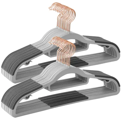 Produktbild von SONGMICS Kleiderbügel, 30er Set, Jackenbügel aus Kunststoff, gut belastbar, Anti-Rutsch-Design, platzsparend, 0,6 cm Dicke, 42 cm lang, mit Haken in Roségold, hellgrau-dunkelgrau CRP020G01