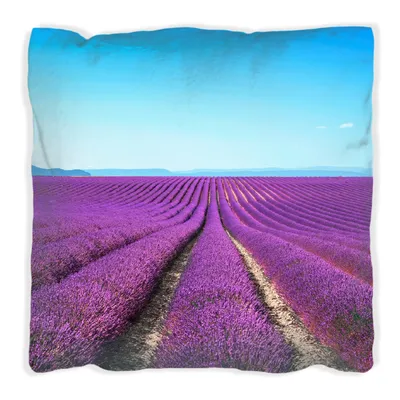 Produktbild von Wallario Premium Kissen, weiche Oberfläche, mit Motiv Lavendelfeld unter blauem Himmel, Größe: 40 x 40 cm, mit weißer Rückseite