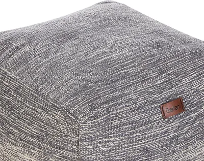 Produktbild von Moderner Sitzpouf Hirri aus hellgrauer Baumwolle als Fußstütze