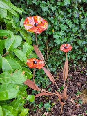 Immagine prodotto di Fiore di vetro in acciaio inox, da incollare, rosso