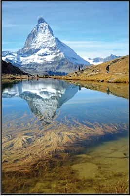 Produktbild von Wallario Wandbild Matterhorn - Spiegelung im See, Größe: 61 x 91,50 cm, Poster mit schwarzem Aluminiumrahmen