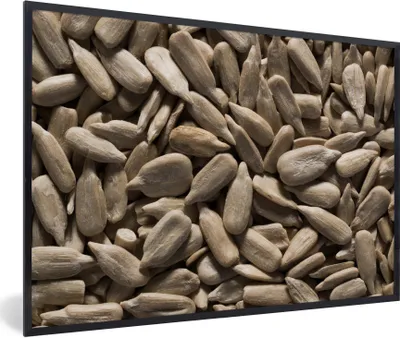Produktbild von MuchoWow® Gerahmtes Poster Nahaufnahme der hellen Sonnenblumenkerne 90x60 cm - Poster mit Schwarzem Bilderrahmen Wandposter Rahmen Foto Bilder - Fotorahmen - Foto-Plakat