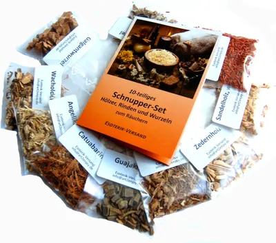 Produktbild von Räucherwerk, Schnupper-Set Hölzer, Rinden und Wurzeln zum Räuchern, 10tlg, incl. 32seitige Broschüre