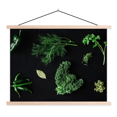 Produktbild von MuchoWow® Textilposter Gewürze und Kräuter auf schwarzem Hintergrund 40x30 cm mit holzfarbenen Rahmen - Bilder