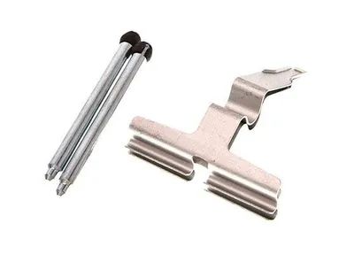 Produktbild von MAXGEAR 27-2502 Zubehörsatz Scheibenbremsbelag Hinten passend für MERCEDES-BENZ C-Klasse Limousine (W203) C-Klasse T-modell (S203) CLK (C209) SLK