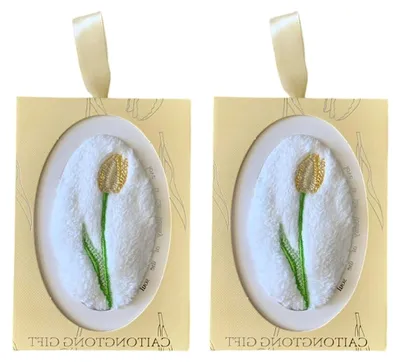 Produktbild von Geschenkset mit Tulpenmotiv: Handtuch mit Blumenmuster, inklusive Box und besticktem Handtuch/Gesichtstuch – geeignet als Gastgeschenk für Einweihungspartys.