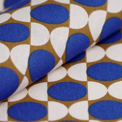 Productafbeelding van Retro geometrisch dessin, crêpe stof, okerkleurig, 138 cm breed, gecertificeerd volgens