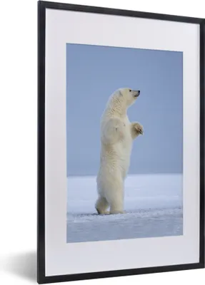Produktbild von MuchoWow® Gerahmtes Poster Eisbär - Lustig - Schnee - Kinder - Jungen - Mädchen - Kind 40x60 cm - Poster mit Schwarzem Bilderrahmen Wandposter Rahmen Foto Bilder - Poster in Rahmen