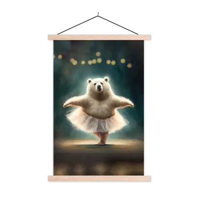 Produktbild von MuchoWow® Textilposter Eisbär - Rock - Ballett - Porträt - Tiere - Kinder 40x60 cm mit holzfarbenen Rahmen - Poster