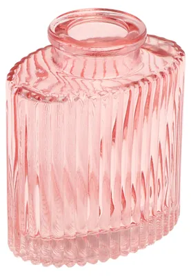 Mini-Glasvase „Helios“ in Rosa mit geriffelter Oberfläche, rechteckiger Form und kleiner Öffnung auf hellem Hintergrund.