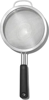 Produktbild von 20cm Edelstahl-Sieb feinmaschig mit robustem Doppelhandgriff und sicheren Haken