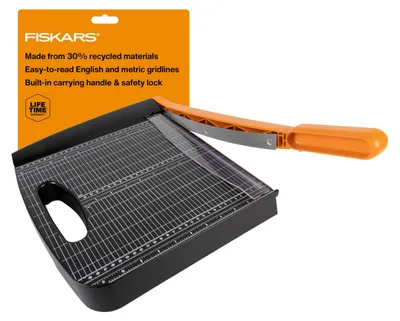 Zdjęcie produktu dla Fiskars 01-005452, trymer do pielęgnacji roślin z systemem recyklingowym, 30,5 cm, czarny