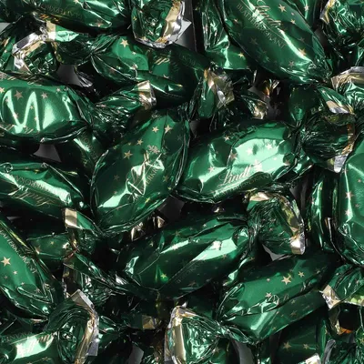 Produktbild von Lindt Blätterkrokant Zapfen 100er
