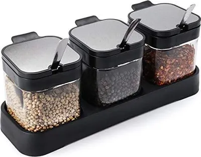 Produktbild von WUWEOT Gewürzbehälter 3er Set aus Glas 250 ml Gewürzgläser Gewürzdosen Gewürzständer Glasgewürzbox Zucker- und Salzdosen-Set mit Deckel Löffel und Halter für Küche und Esstisch Schwarz