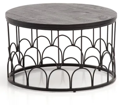 Runder Couchtisch mit grauem Mangoholz-Tablett und schwarzem Metallgestell mit dekorativen Bogenmustern in Gesamtansicht.