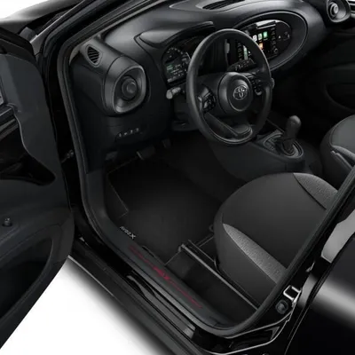 Obrázek produktu pro TOYOTA Aygo X Originální sada velurových koberečků PW210-0H018 OE