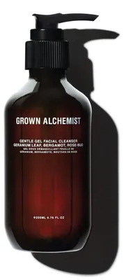 Imagen del producto de Limpiador facial Grown Alchemist, extracto de hojas de geranio, bergamota, aceite de pétalos de rosa, suave