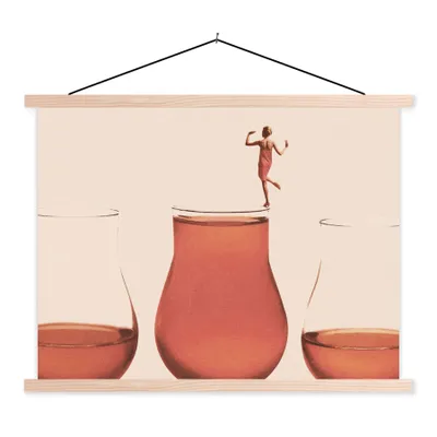 Produktbild von MuchoWow® Textilposter Frau - Wein - Jahrgang 40x30 cm mit holzfarbenen Rahmen - Bilder
