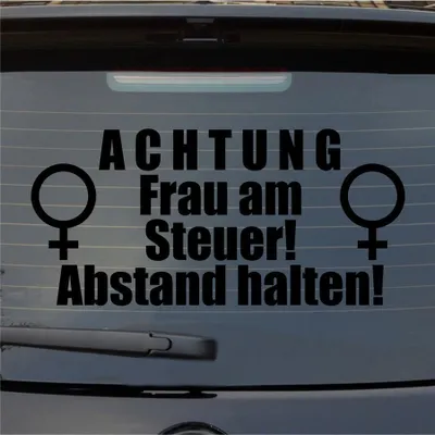 Produktbild von Heckscheibenaufkleber ACHTUNG Frau am Steuer Abstand halten 55x40 cm Schwarz Glanz Auto Aufkleber Sticker