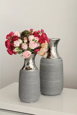 Produktbild von Gilde Flaschenvase "Vulcanos" grau gekratzt/silber glänzend H: 26.50 cm B: 11.50 cm T: 11.50cm 47209