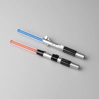Produktbild von Star Wars Set mit 2 Lichtschwert-Stiften Luke Skywalker & Darth Vader