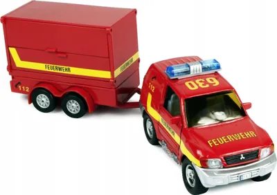 Image de Véhicule tout-terrain des pompiers avec remorque