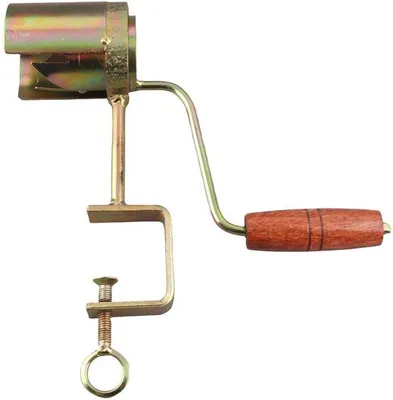 Productafbeelding van Handmatige maïsschildermachine met stevige klem - Houten slagkop - IJzeren constructie - Duurzaam handgereedschap
