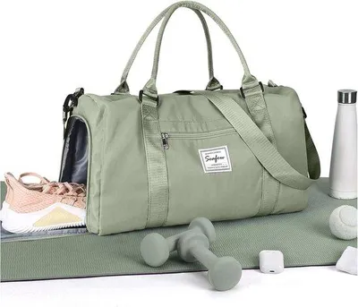 Produktbild von Famanu Sporttas mit trockenem und nassem Fach - Ideal für Reisen und Sport