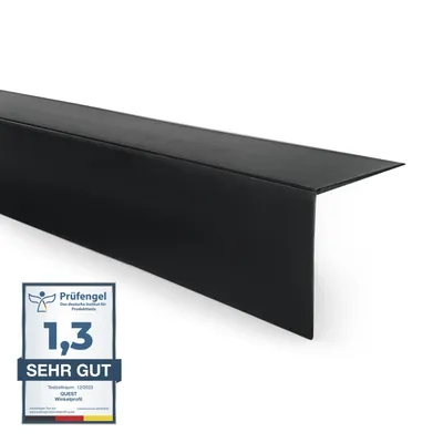 A black L-shaped corner profile is shown against a white background, with a product certification badge in the lower-left corner.
