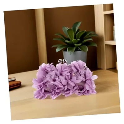 Produktbild von Damen Clutch mit Blumenmuster – Handgefertigte Abendtasche im Vintage-Stil mit Kettenriemen