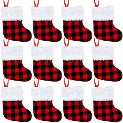 Immagine prodotto di Set di 30 mini calze natalizie Unyqoos® – motivo a quadri buffalo rosso/nero, 12,7 cm, tessuto resistente e feltro morbido, con passante per appenderle