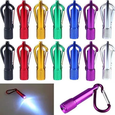 Zdjęcie produktu dla Mini latarki LED z brelokiem do kluczy, małe, do aktywności na świeżym powietrzu, takich jak wędrówki, biwakowanie, podróże i jazda na rowerze, 7 kolorów