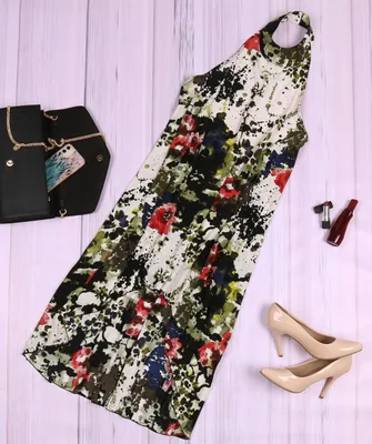 Produktbild von Grünes John-Zack-Blumenkleid mit offenem Rücken M-L