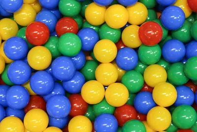 Produktbild von IGLU Bällebad Mehrfarbig mit Bällen in den Farben Grün/Rot/Gelb/Blau