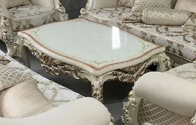 Produktbild von Casa Padrino Luxus Barock Couchtisch Weiß / Braun / Gold - Prunkvoller Massivholz Wohnzimmertisch im Barockstil - Luxus Wohnzimmer Möbel im Barockstil - Barock Möbel - Barock Einrichtung